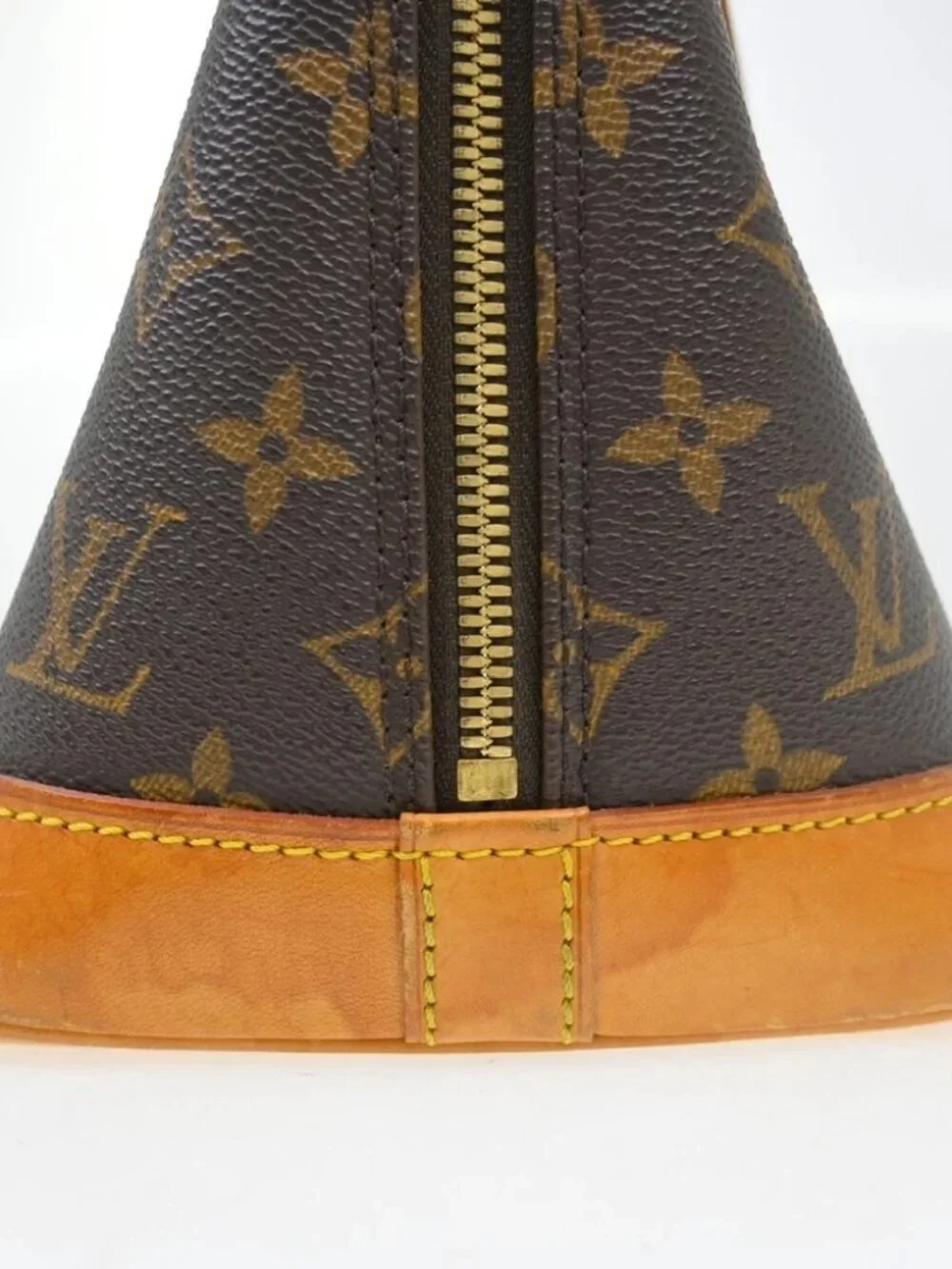 LOUIS VUITTON ALMA HANDBAG MONOGRAM